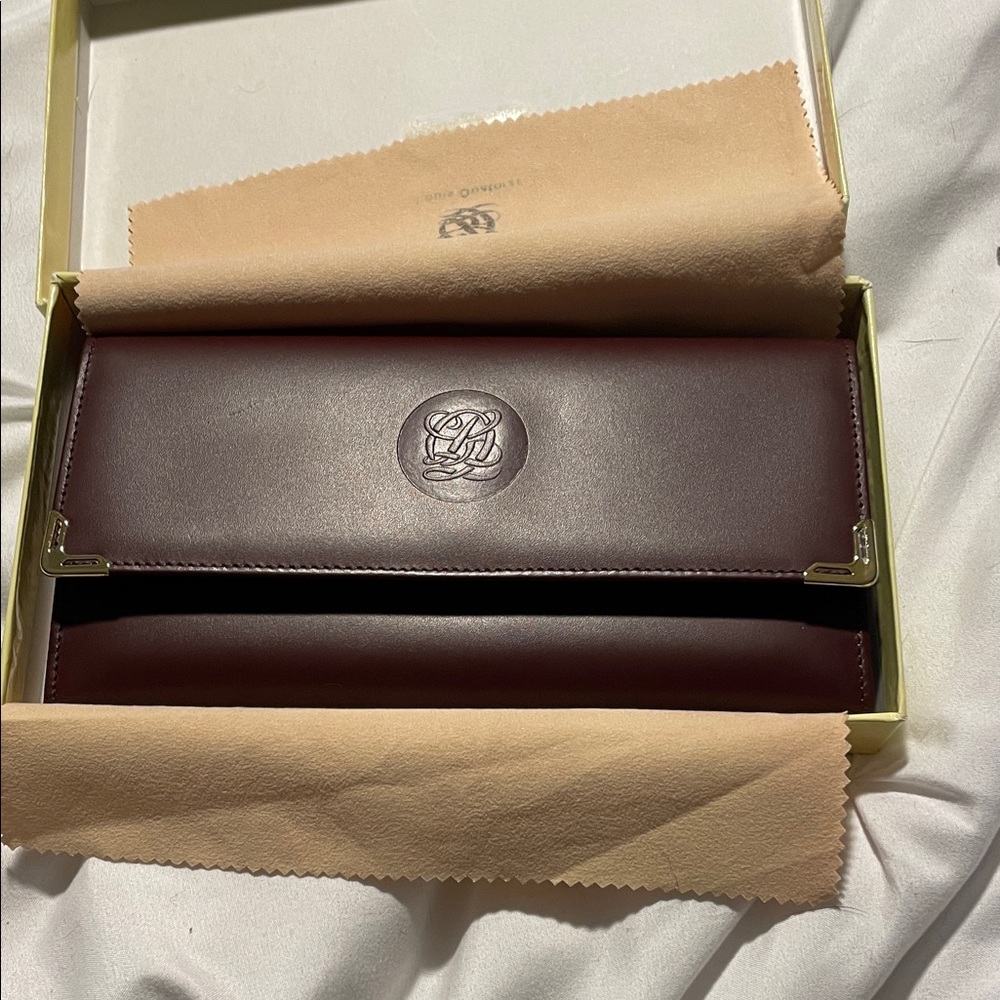 Louis Quatorze Elegant Burgundy Leather Wallet